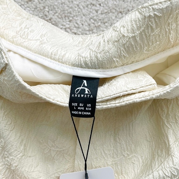 Ivory Trouser Shorts - Picture 4 of 6